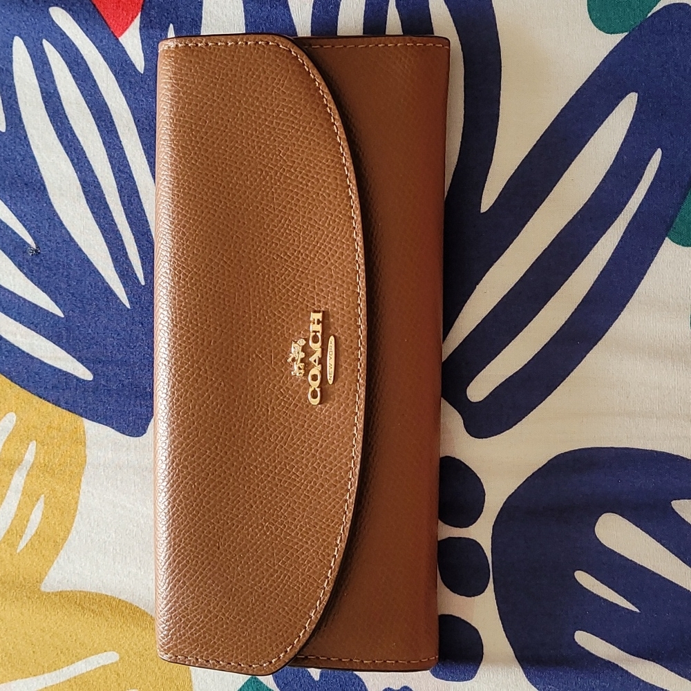 Coach wallet for women!